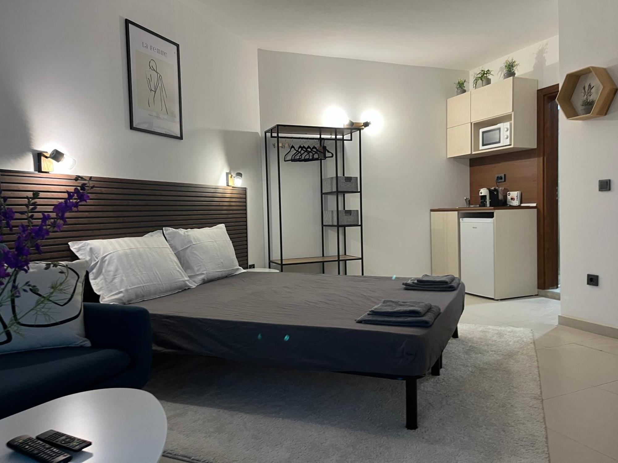Golf Coast Boutique Studio With Sea View Topola Exterior photo